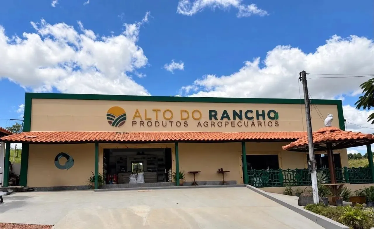 Fachada da loja Alto do Rancho, na BR-104